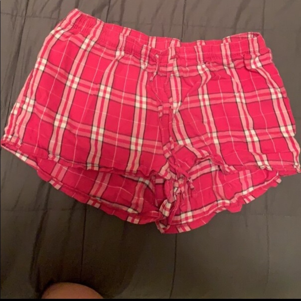 Plaid pink shorts